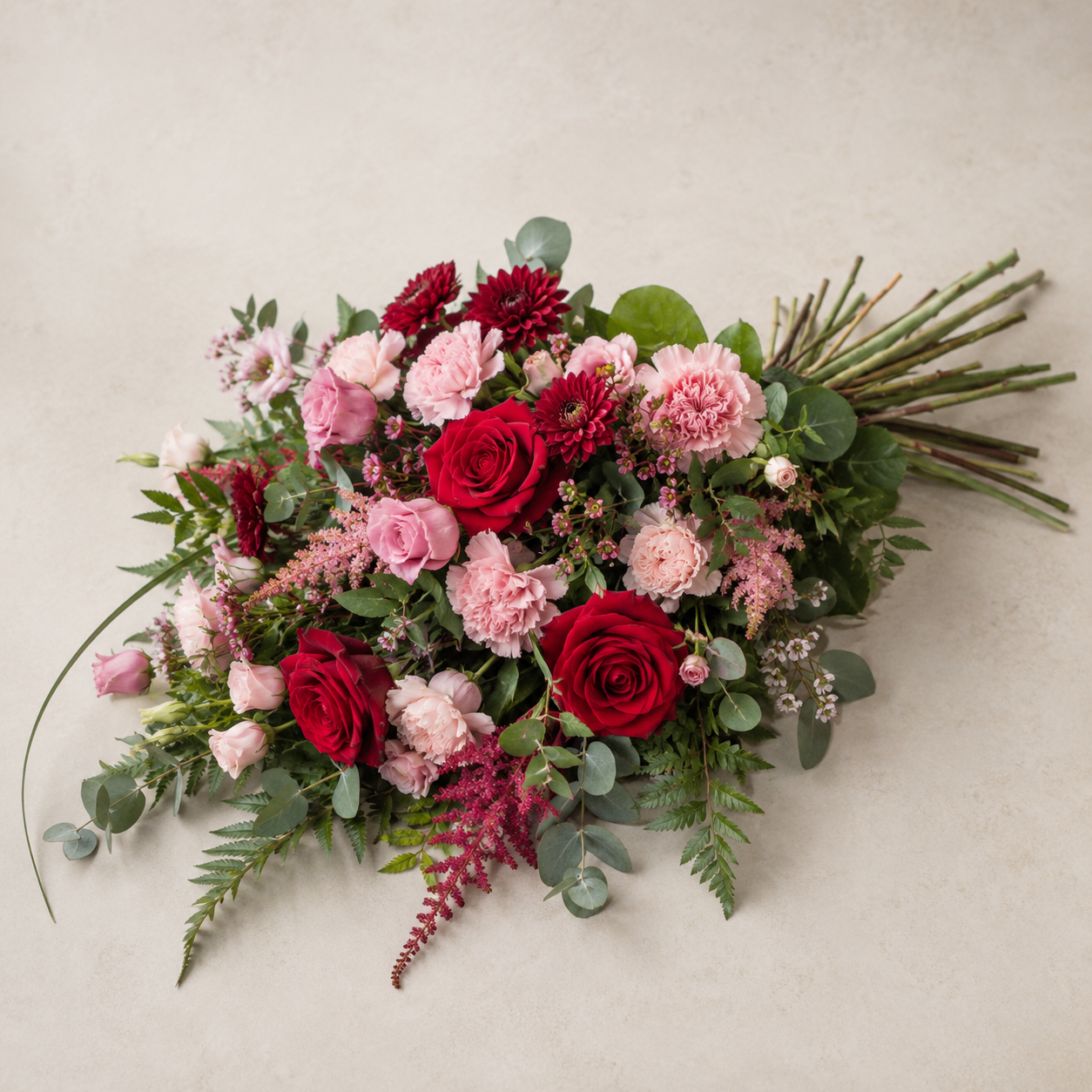 Rød & Rosa Bårebuket | Romantiske Kondolenceblomster Danmark