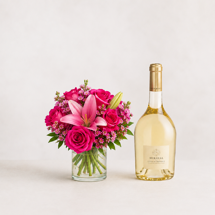 Premium Romantic Pink Bouquet with Champagne Gift | Luxury Flower Delivery flowers and wine delivery in Denmark