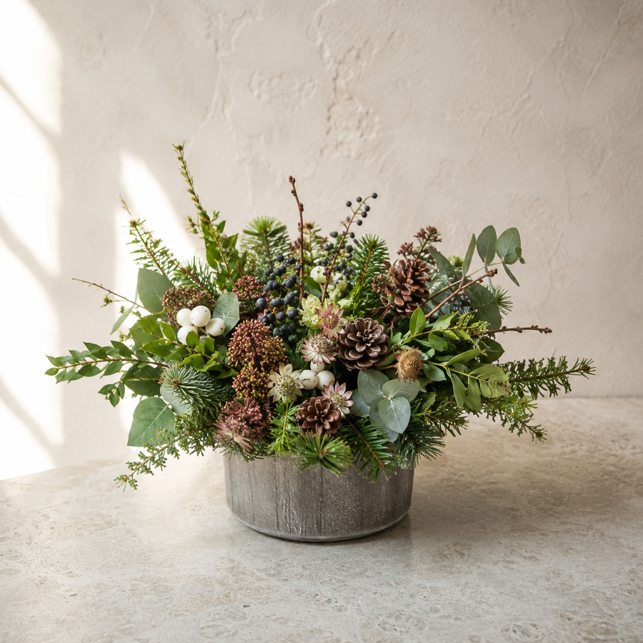Christmas flowers and gifts for warm holiday moments